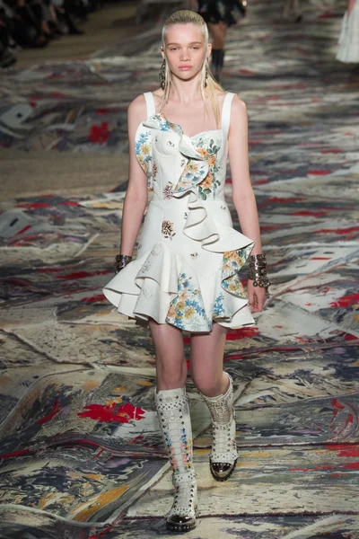 Look 22